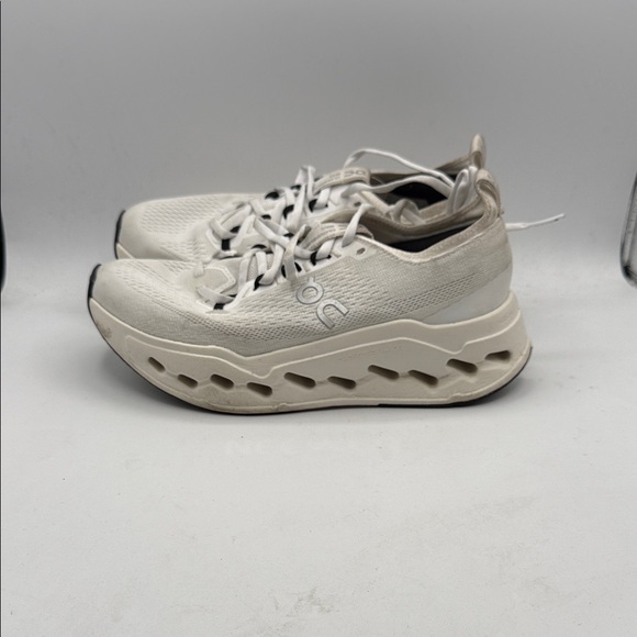 On Running Cloud Surfer Max Women's 7 Cream Sneakers S1 - Picture 3 of 6